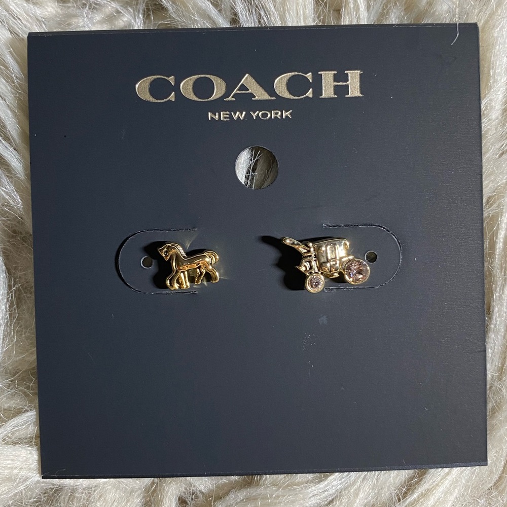 *NWT* COACH Horse 🐎 and Carriage Stud Earrings in Gold